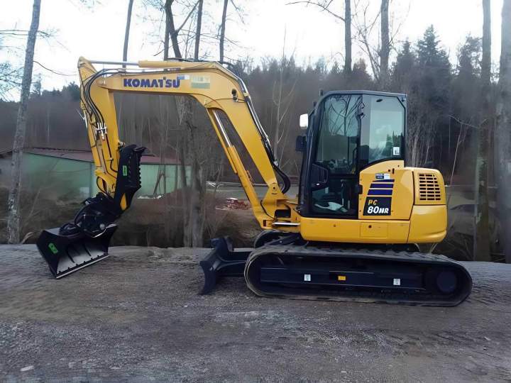 Pelle pour travaux de terrassement Chabreloche