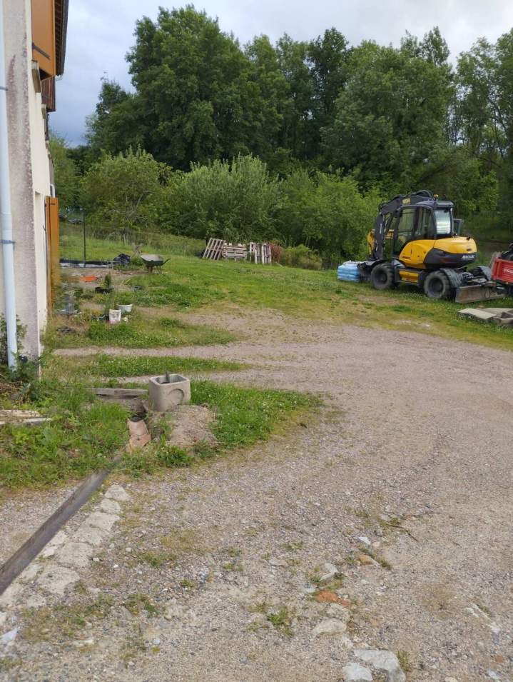 Pelle pour travaux de terrassement Chabreloche