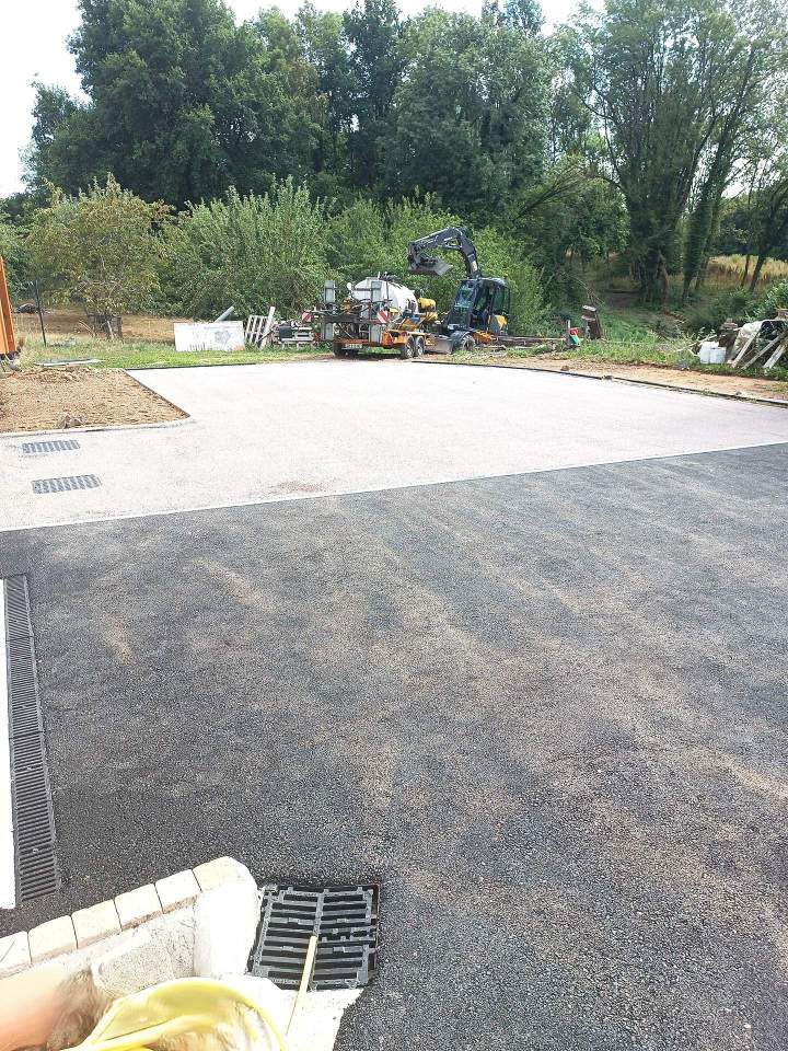 Pelle pour travaux de terrassement Chabreloche