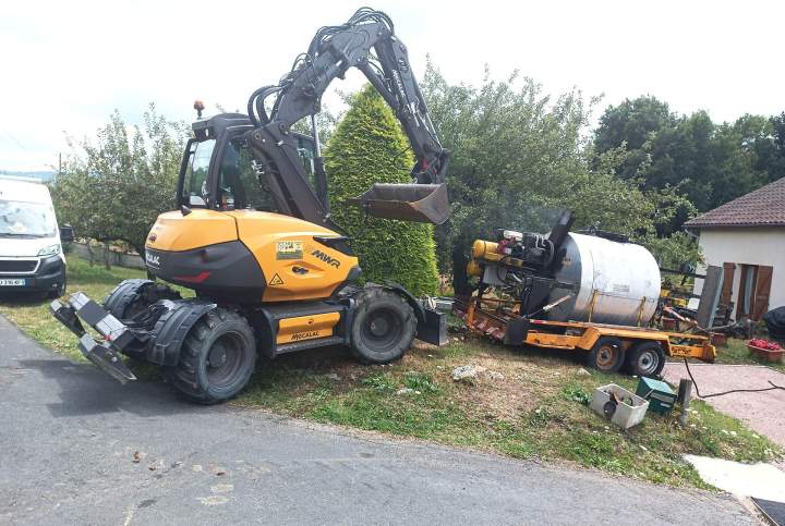 Pelle pour travaux de terrassement Chabreloche