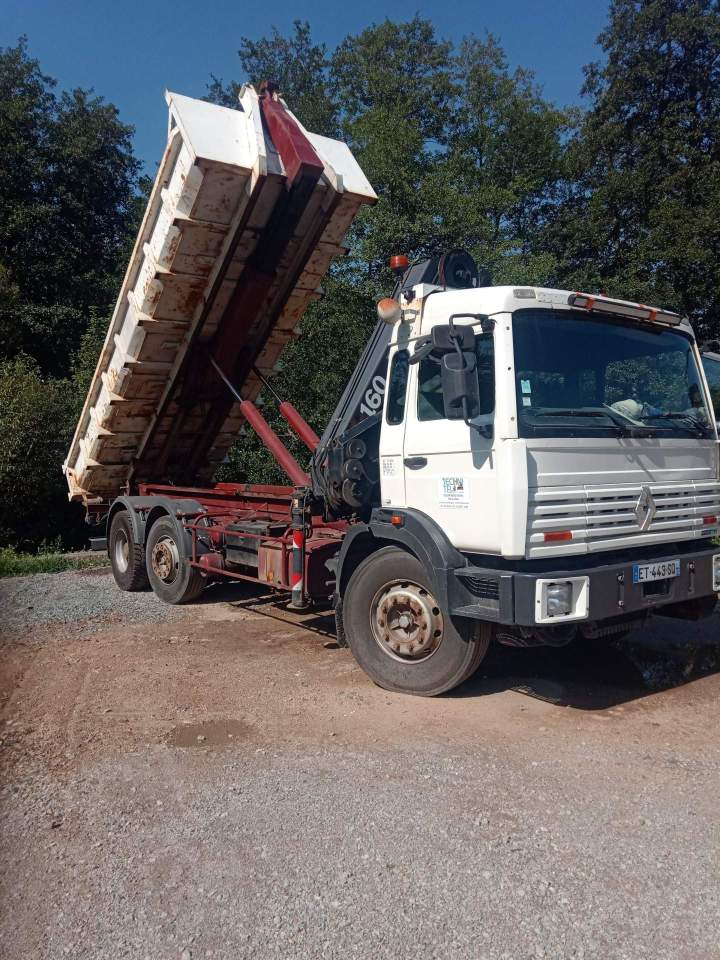 Pelle pour travaux de terrassement Chabreloche