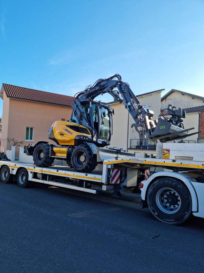 Engin de chantier mécalac Chabreloche